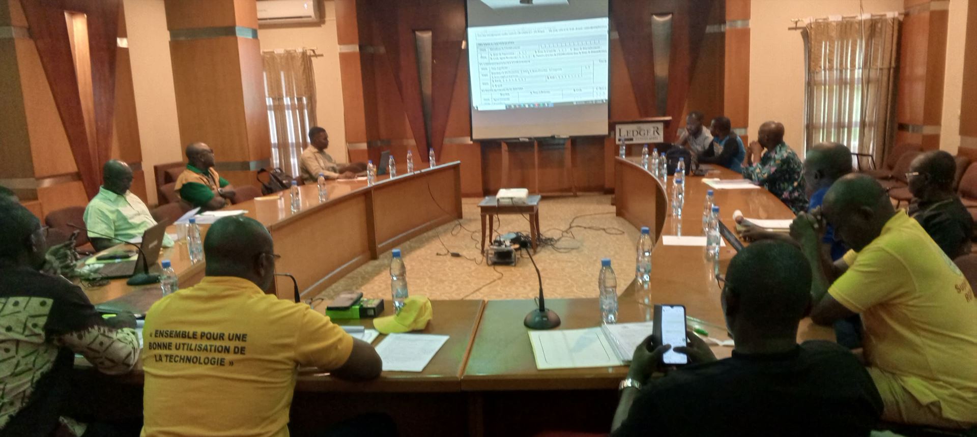 Atelier de validation des documents techniques du Recensement des Unités Économiques (RUE)